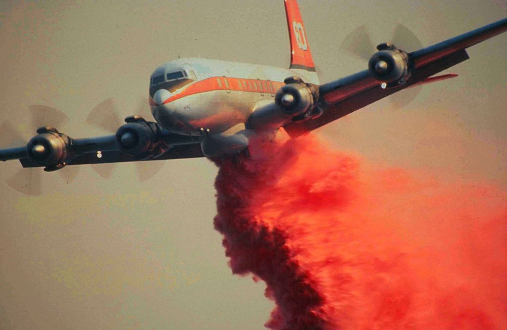 OCHOCO_RETARDANT DROP AT HASH ROCK FIRE 2 Airplane dropping Fire Retardant on the Ochoco National Forests Hash Rock Fire on…