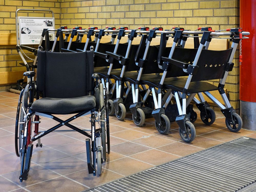 Wheelchair, healthcare photo. Free public domain CC0 image.