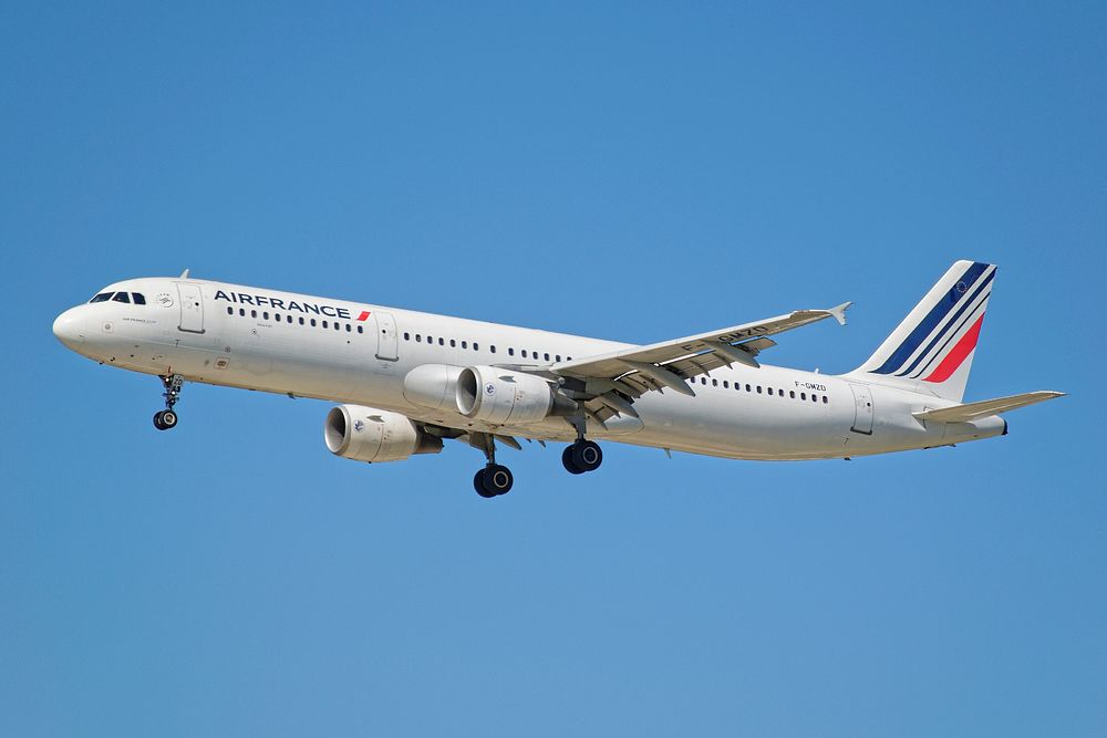 Air France F-GMZD - Airbus A321, A&eacute;roport de Bordeaux-Merignac LFBD Airport, 10/07/2018.
