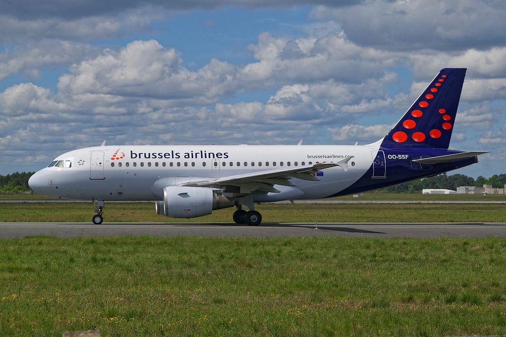 Brussels Airlines OO-SSF - Airbus A319, A&eacute;roport de Bordeaux-M&eacute;rignac LFBD Airport (BOD), 29/04/2019.