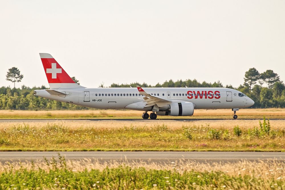 Swiss airlines HB-JCE - Bombardier CSeries CS300, LFBD Airport, 10/07/2018. 