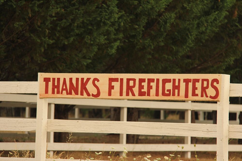 Thank you! Local residents show their support of the fire fighters protecting their land and homes adjacent to the Taylor…
