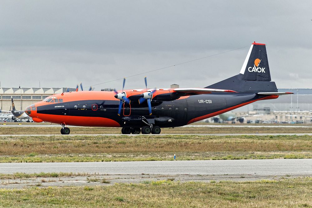 Cavok Air UR-CSI - Antonov An-12, LFBO Airport A&eacute;roport de Toulouse Blagnac, 18/10/2019. 