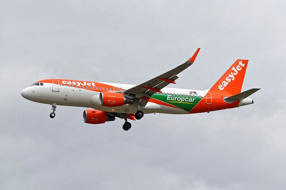 EasyJet OE-IVV Airbus A320, location unknown, 18/10/2019. 