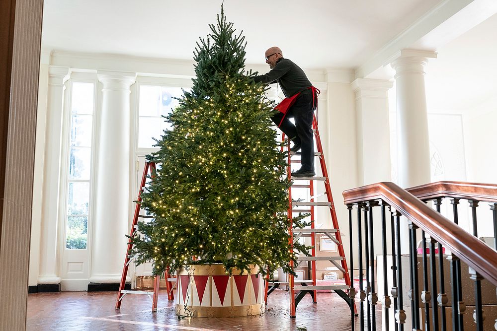 Volunteers Decorate the White House for Christmas 2019Volunteers prepare decorations for the 2019 Christmas season at the…