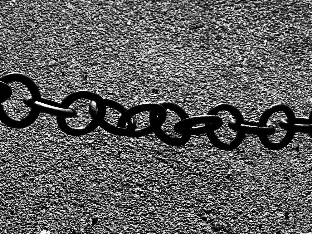 Chain photo. Free public domain CC0 image.