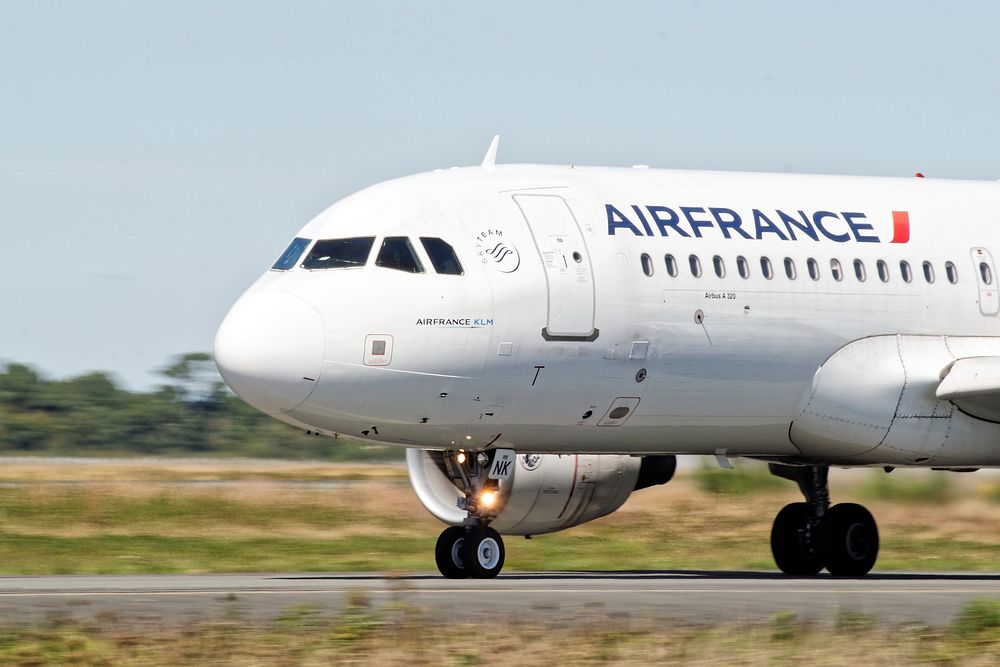 Air France F-HBNK - Airbus A320, LFBD Airport A&eacute;roport de Bordeaux-M&eacute;rignac, 2/09/2020. 