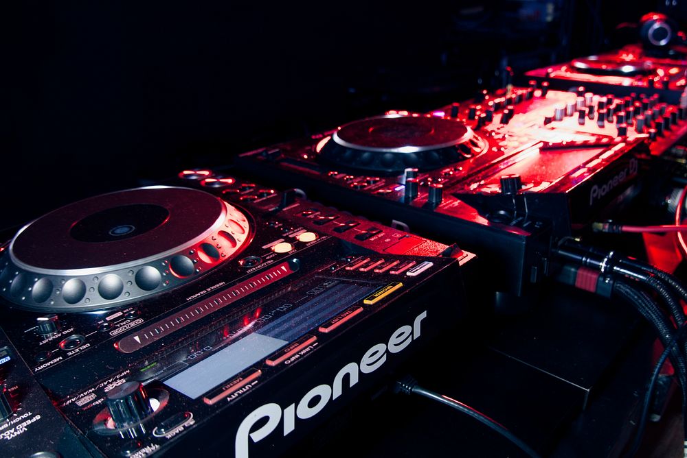 Pioneer's DJ turntable, Super Dommune Studio, 24th September 2020.