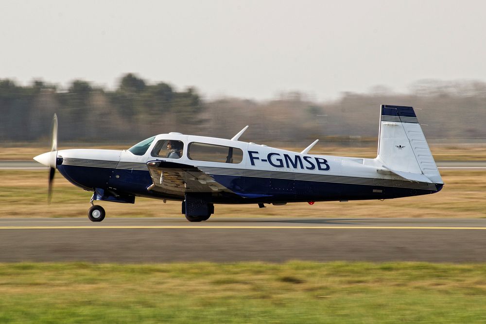 F-GMSB - Mooney M-20M, LFBD Airport, 4/03/2021.