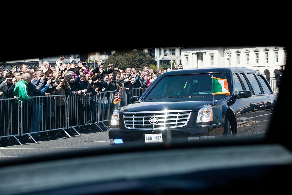 President Barack Obama and First Lady Michelle Obama's motorcade makes its way through the streets of Dublin, Ireland, May…