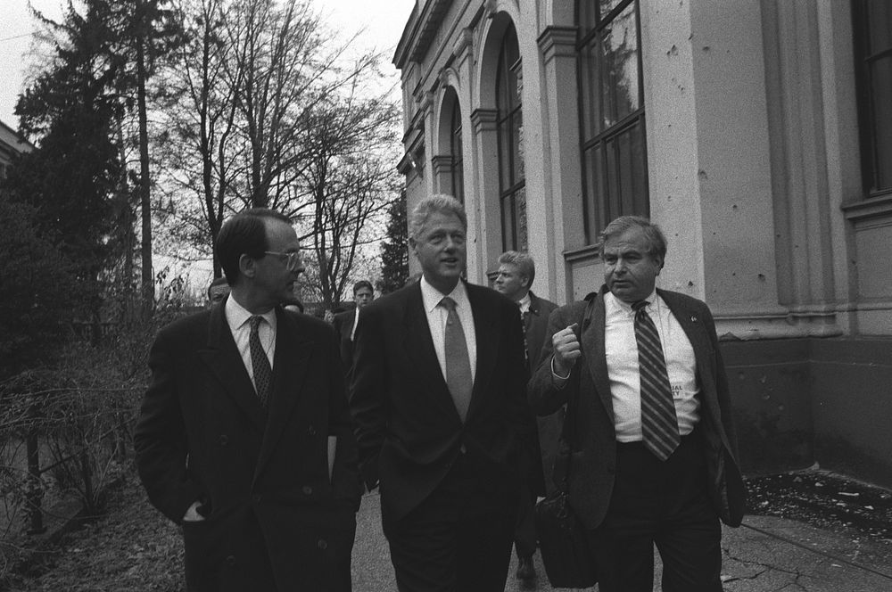 President Clinton walks outside the National Museum in Sarajevo