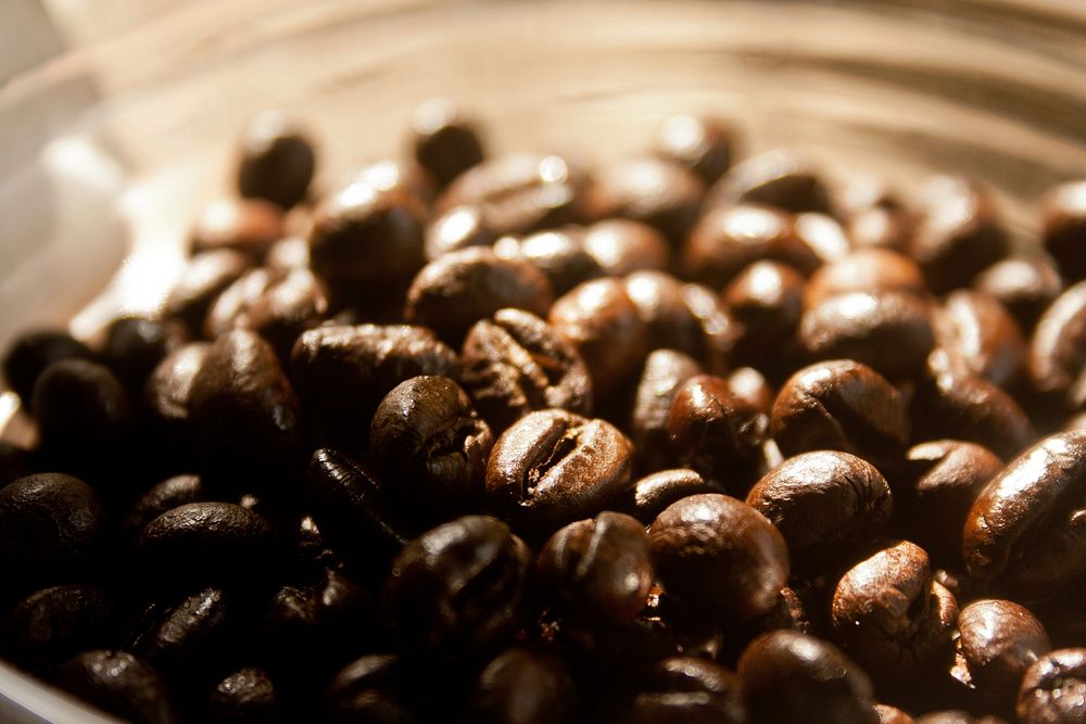 Roasted coffee beans background. Free public domain CC0 image
