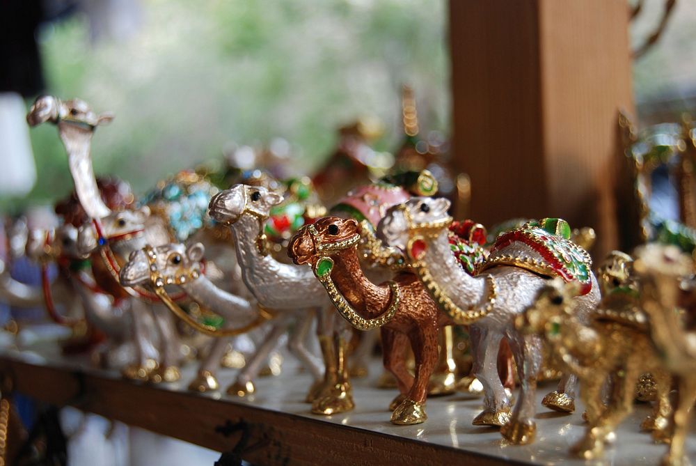 Camel figurine souvenirs. Free public domain CC0 image.