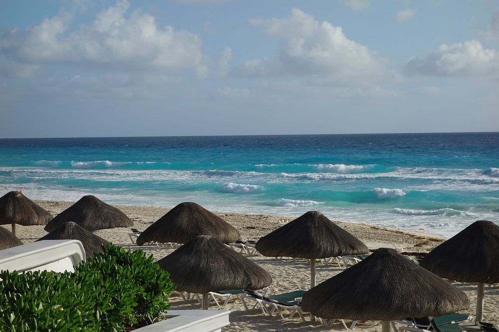 Beautiful beach in Cancun, Mexico. Free public domain CC0 photo.