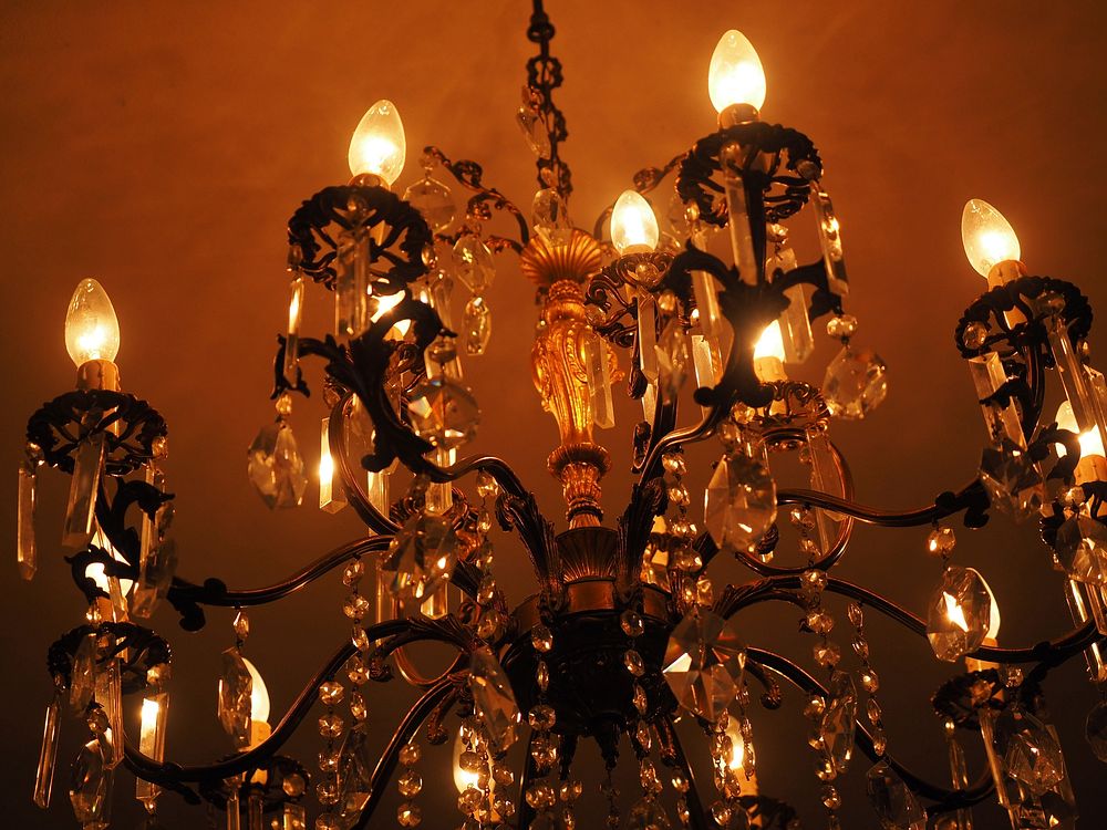 Luxurious chandelier, light on ceiling. Free public domain CC0 photo
