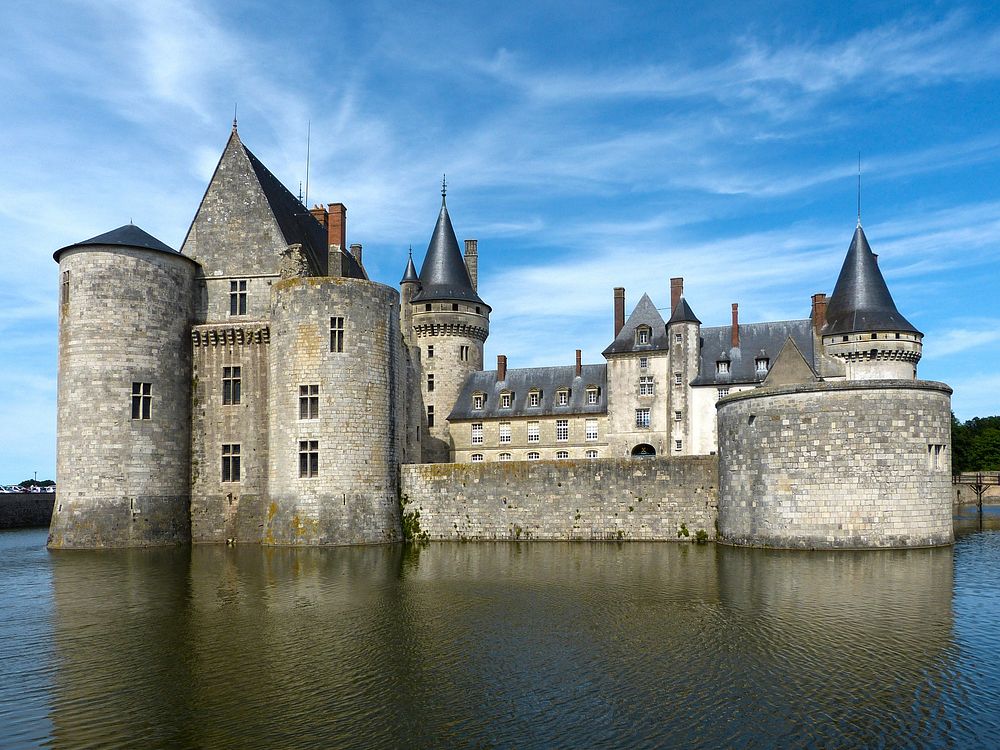 Chateau in the Loire. Free public domain CC0 photo.