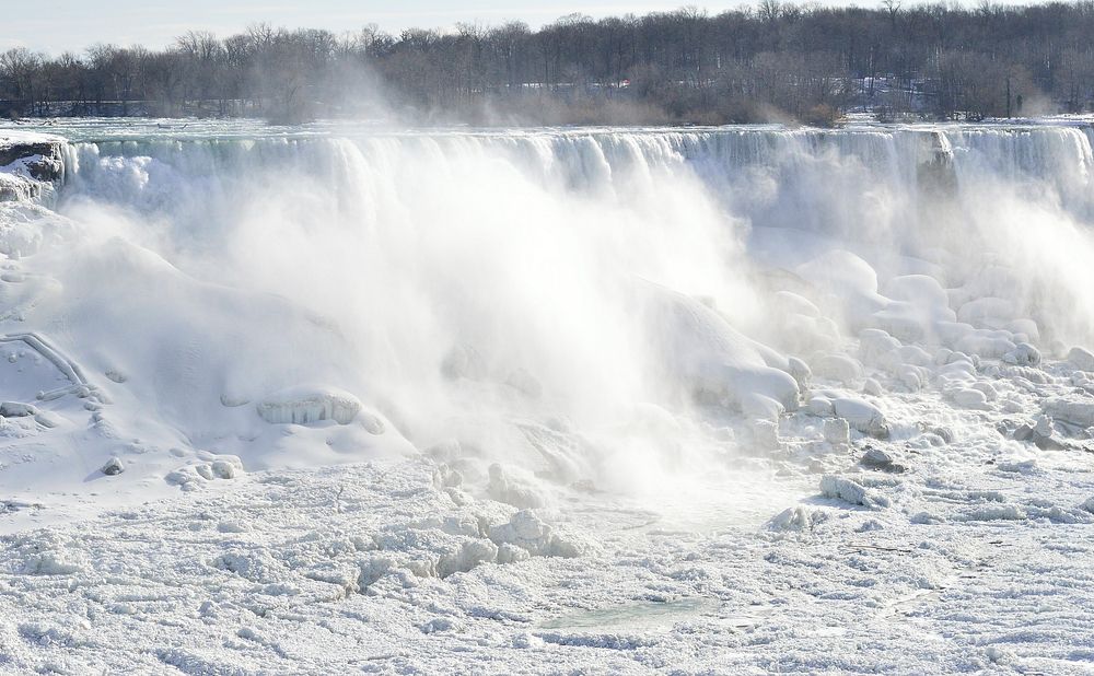 Niagara waterfall in Winter. Free public domain CC0 image.