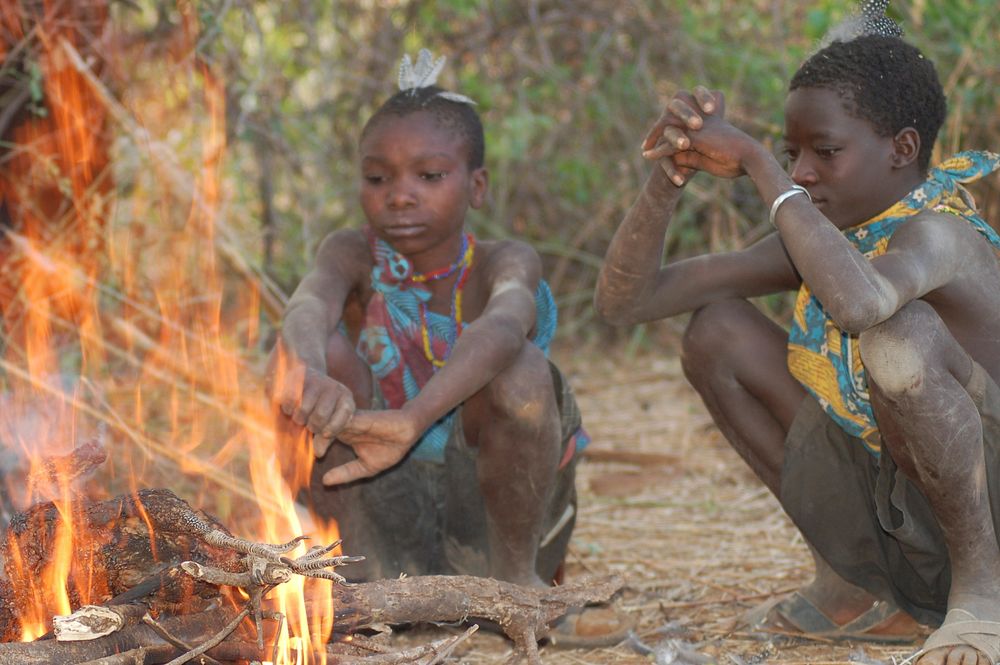 African children by bonfire, unknown location - 21 September 2016