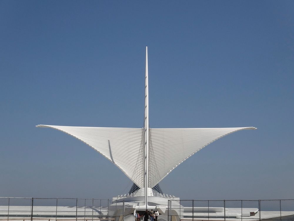 Reiman Pedestrian Bridge by Santiago Calatrava, Milwaukee, Wisconsin. Free public domain CC0 photo.