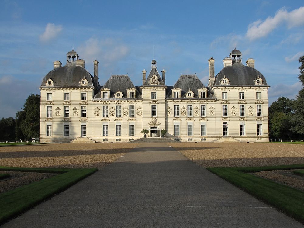 Chateau in the Loire. Free public domain CC0 photo.
