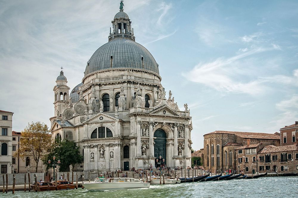 Free Basilica di Santa Maria della Salute image, public domain Venice, Italy travel and sightseeing CC0 photo.
