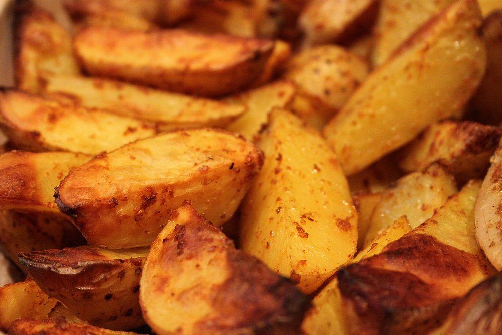 Fried potatoes, food & nutrition. Free public domain CC0 image