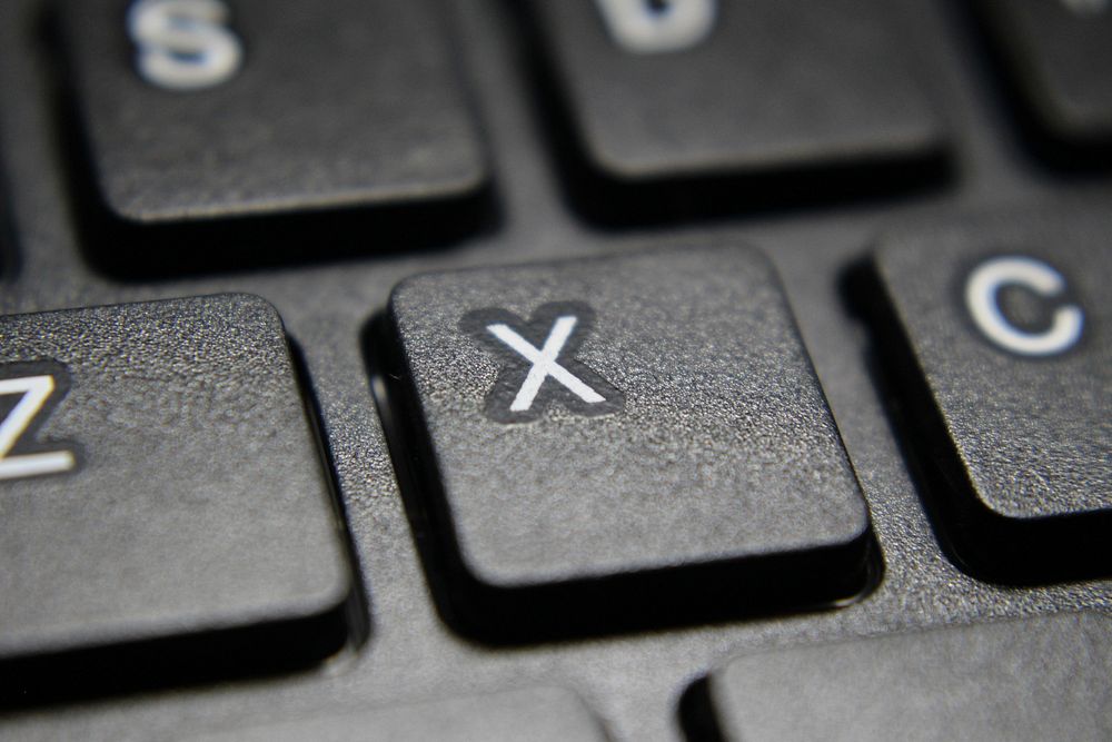 Computer keyboard x button. Free public domain CC0 image.