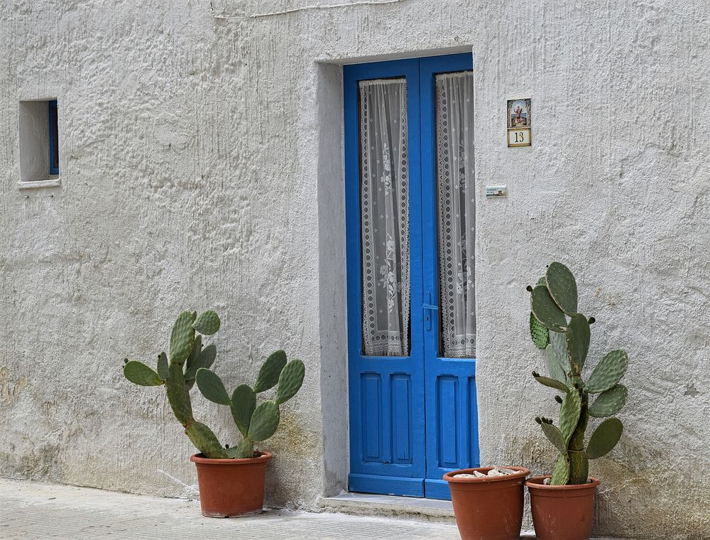 Blue door, architecture photography. Free public domain CC0 photo.