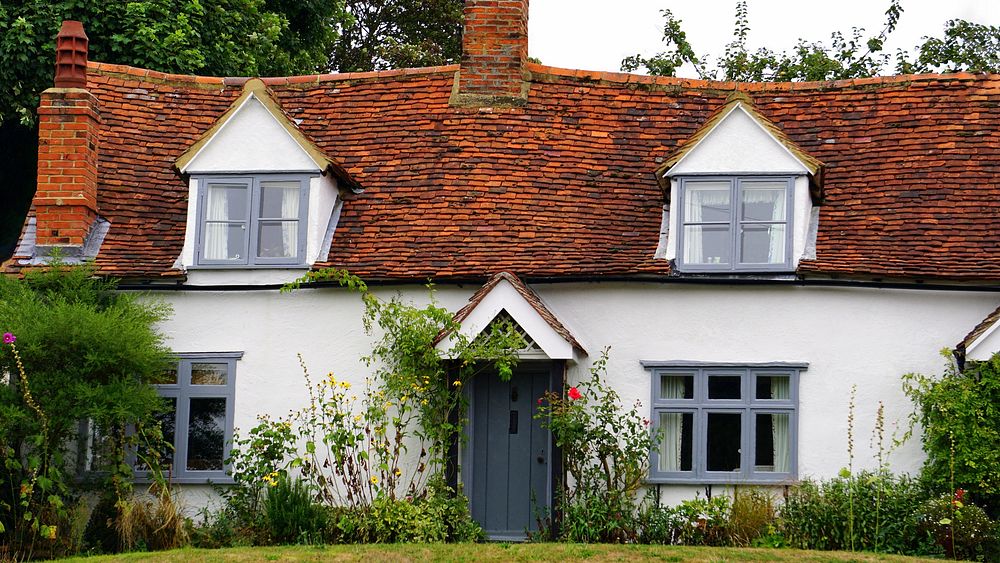 Country traditional house in England. Free public domain CC0 photo.