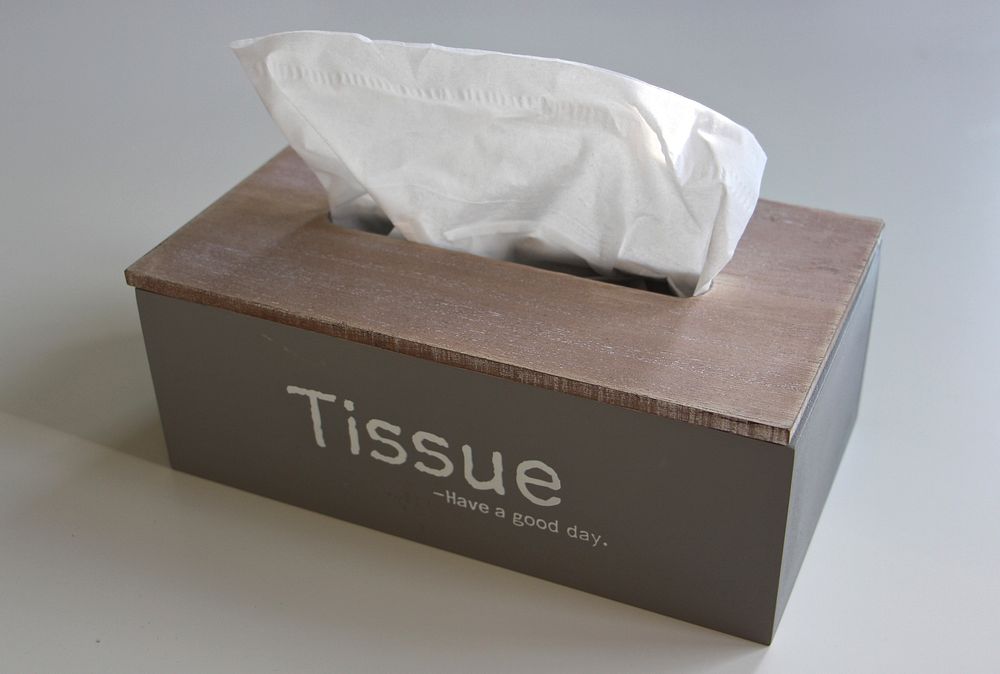 Wooden tissue box. Free public domain CC0 photo.