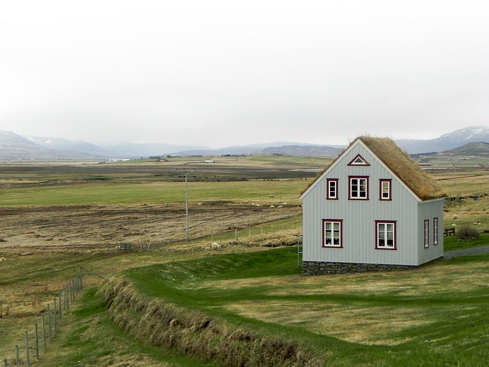 House in Iceland. Free public domain CC0 image.