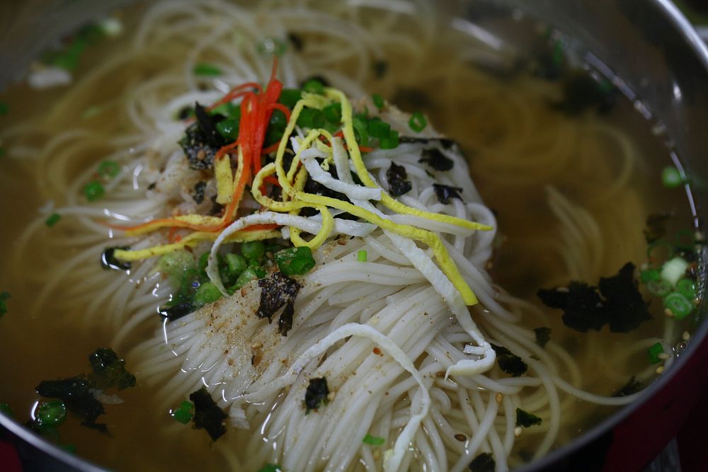 Kalguksu Korean noodle. Free public domain CC0 image.