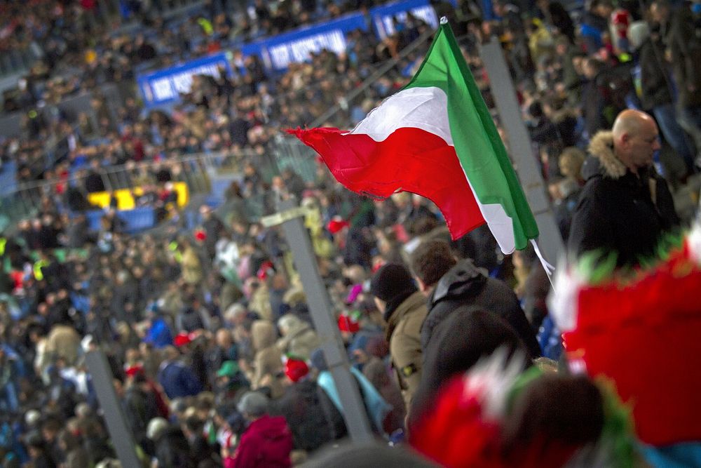 Italian flag and crowd. Free public domain CC0 image.