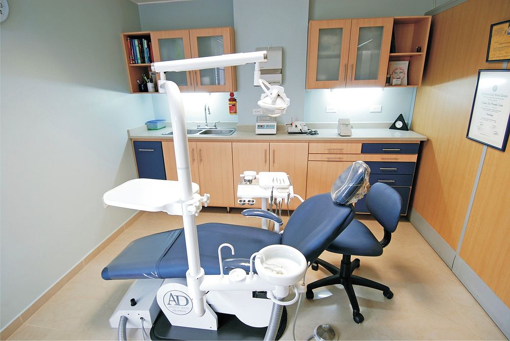 Dental clinic. Free public domain CC0 photo.