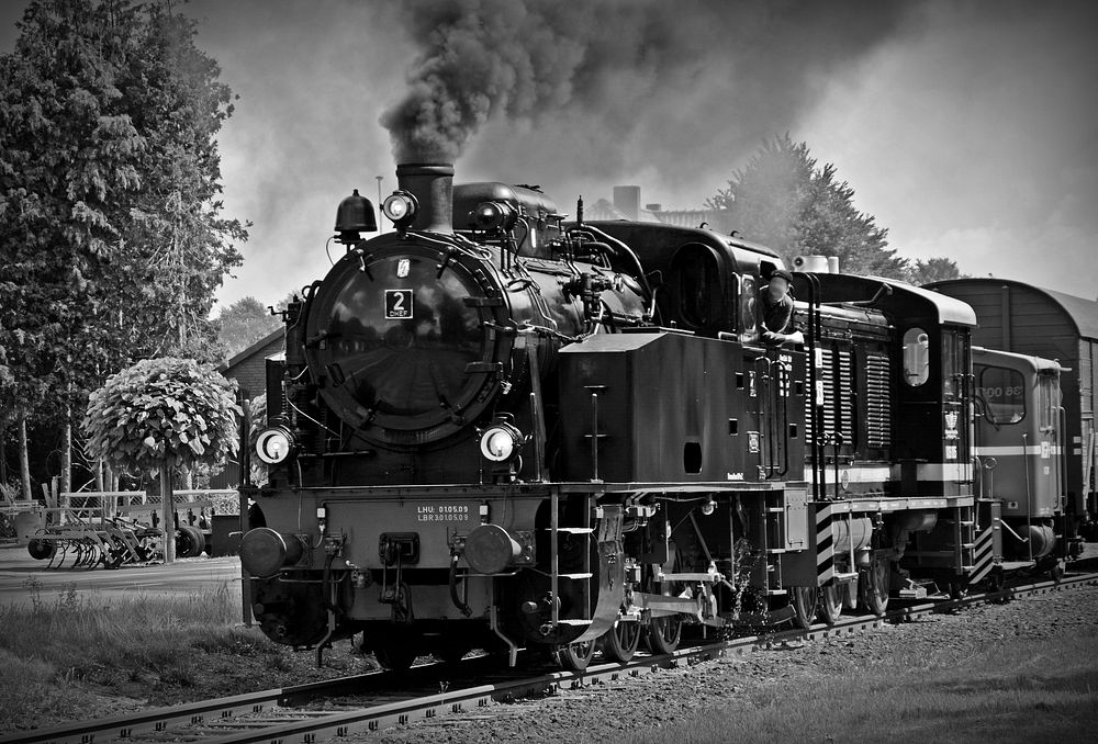 Steam train. Free public domain CC0 photo.