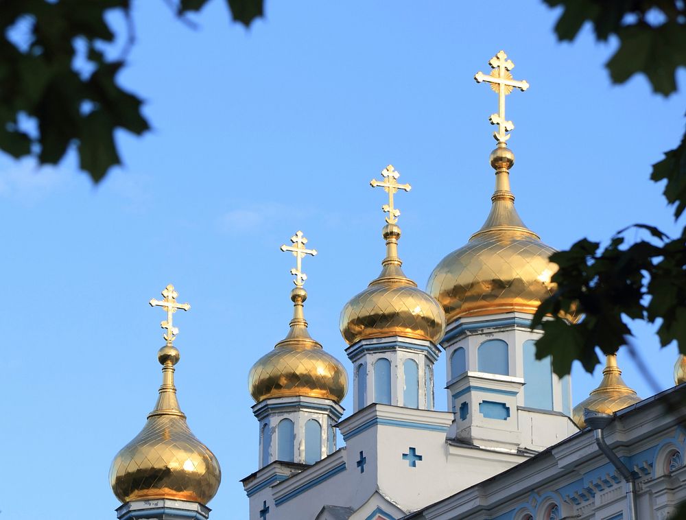 Cross crucifix on church building in Russia. Free public domain CC0 image.