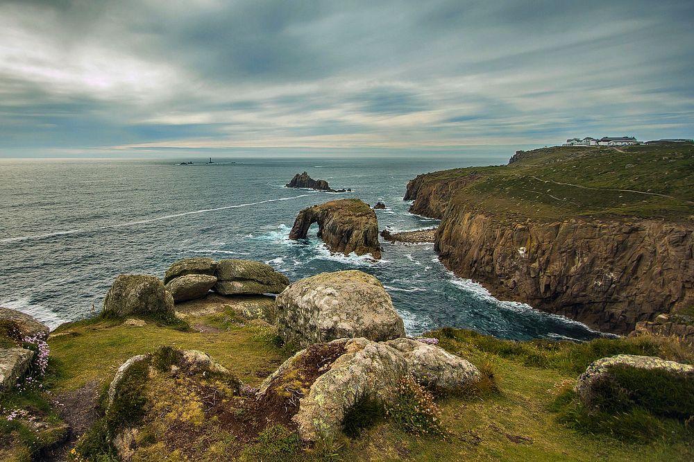 Cornwall ocean rocks seascape. Free public domain CC0 photo.
