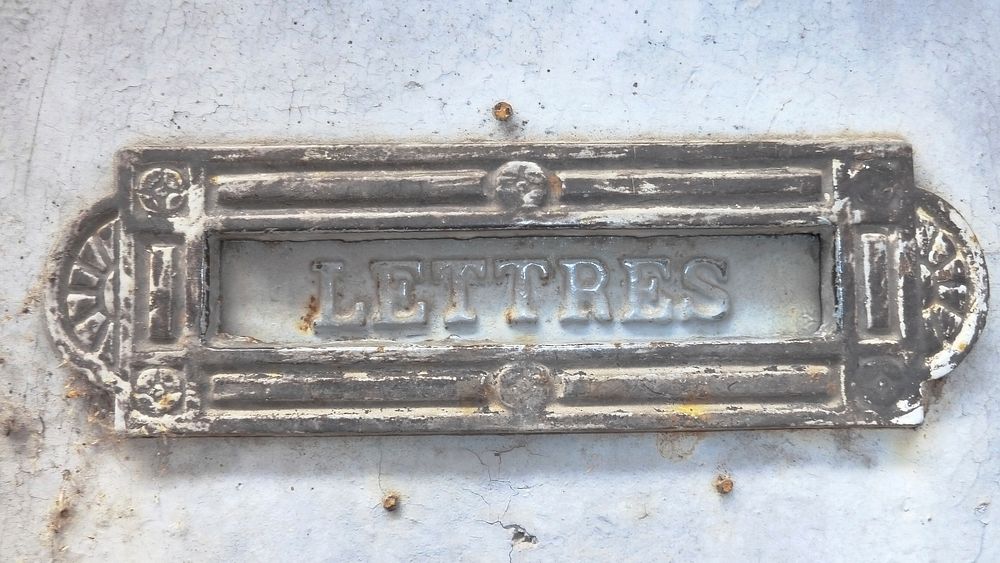 Vintage mailbox. Free public domain CC0 photo.