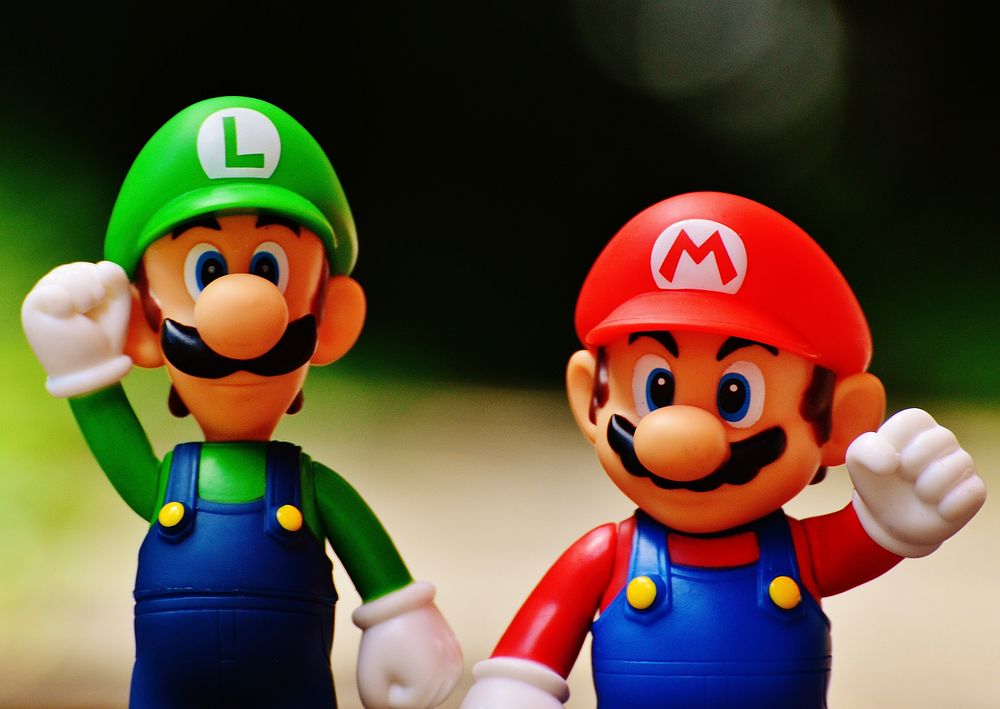 Super Mario and Luigi figures. Location unknown - July 30, 2016