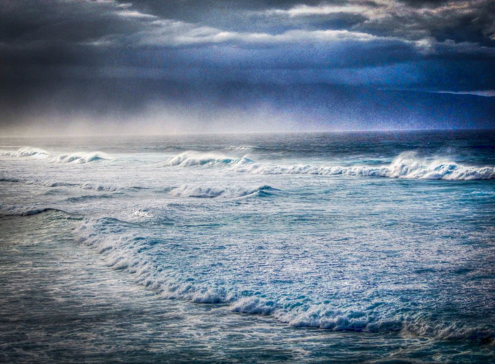 Northern Maui Hawaii beach waves. Free public domain CC0 image.