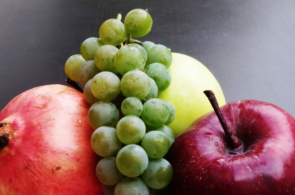 Closeup on mixed fruits. Free public domain CC0 photo.