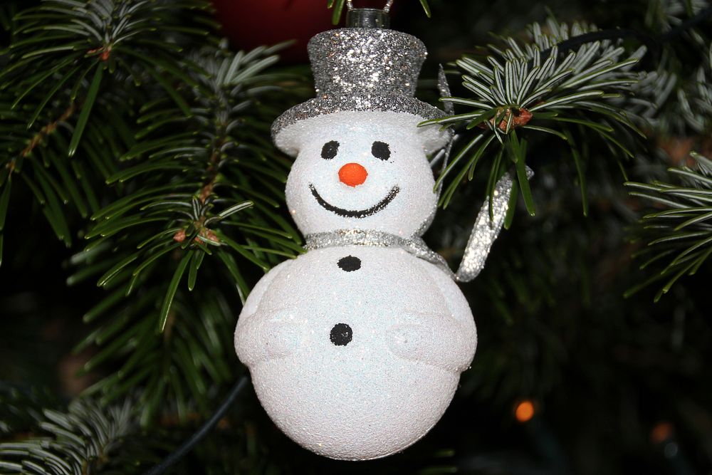 Christmas snowman ornament. Free public domain CC0 image.