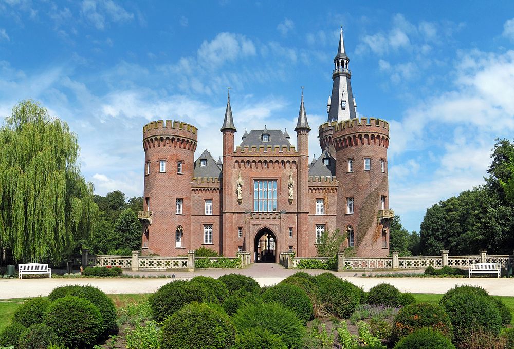 Museum Schloss Moyland, Germany. Free public domain CC0 photo.