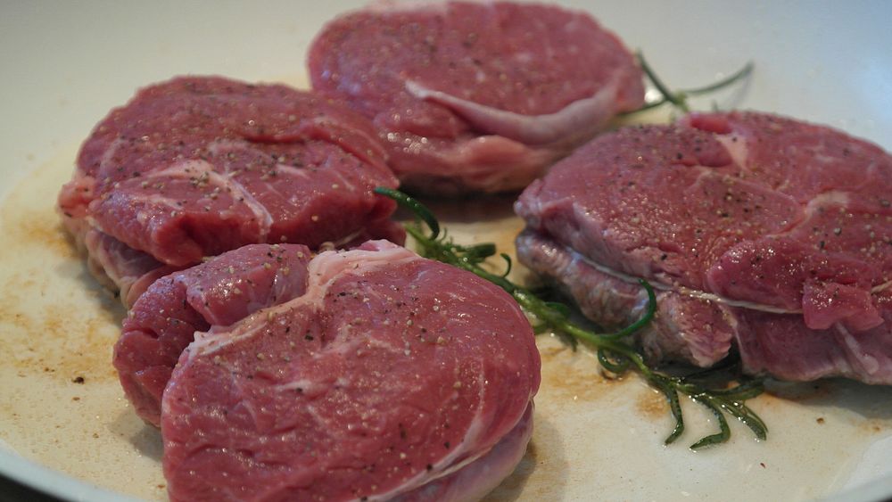 Raw meat. Free public domain CC0 photo