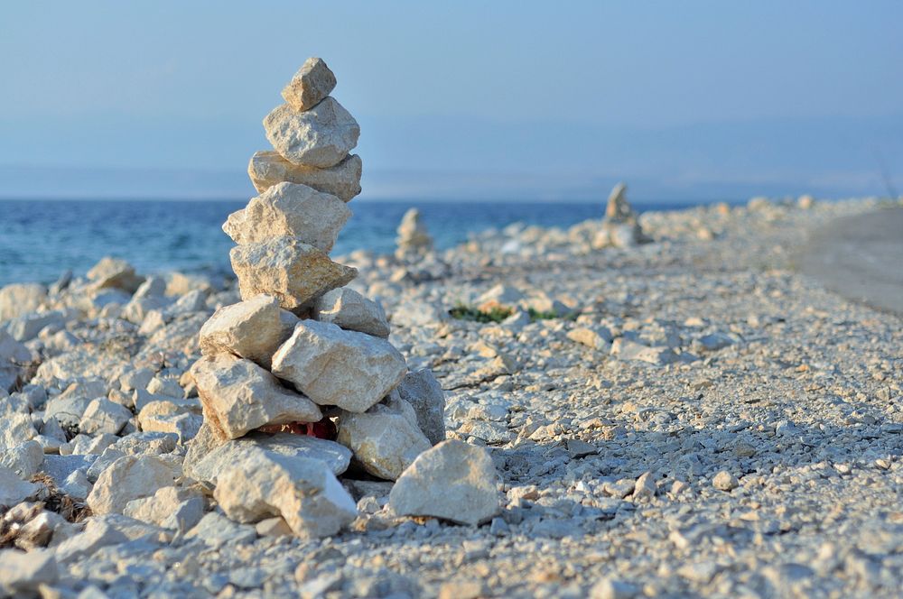 Balancing stones. Free public domain CC0 photo