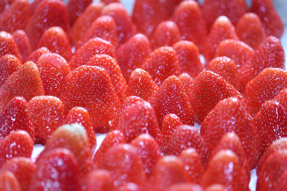 Closeup on many fresh strawberries. Free public domain CC0 image. 
