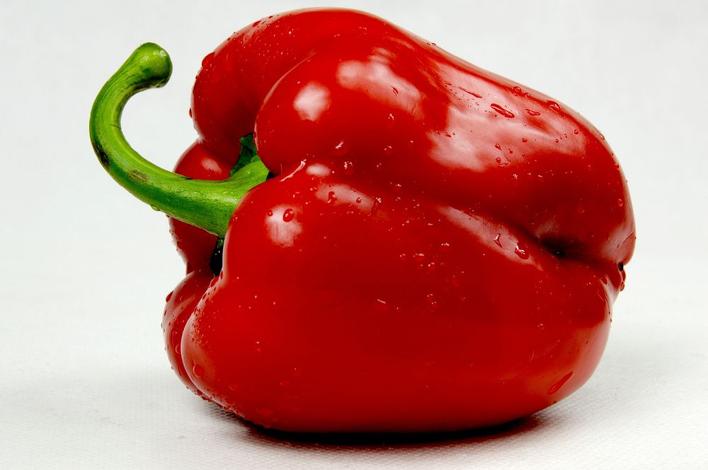 Red peppers, natural organic farm produce. Free public domain CC0 image