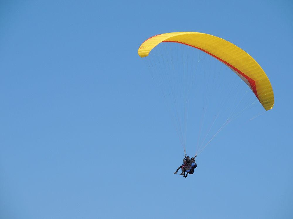 Skydiving. Free public domain CC0 photo.