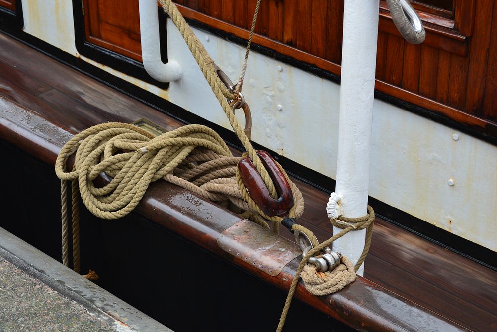 Rope for mooring. Free public domain CC0 photo.