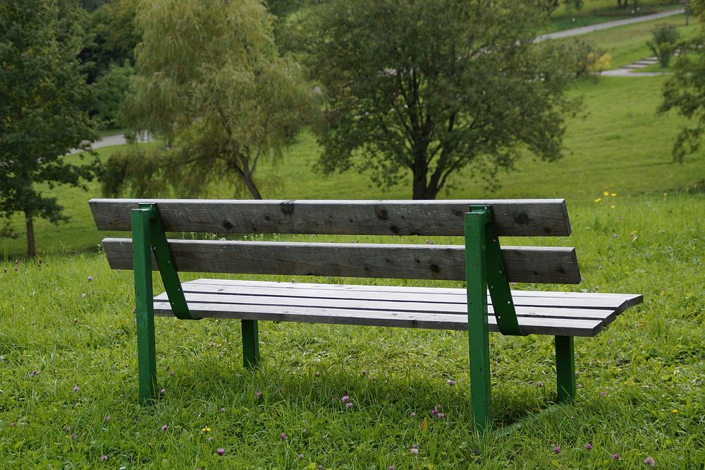 Park bench. Free public domain CC0 photo